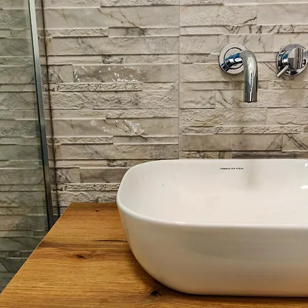 לינה וארוחת בוקר Ament's